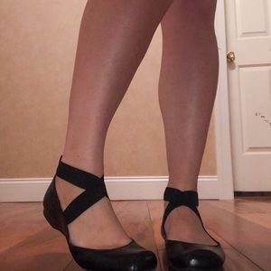 BLACK BALLERINA FLATS 🧚🏻